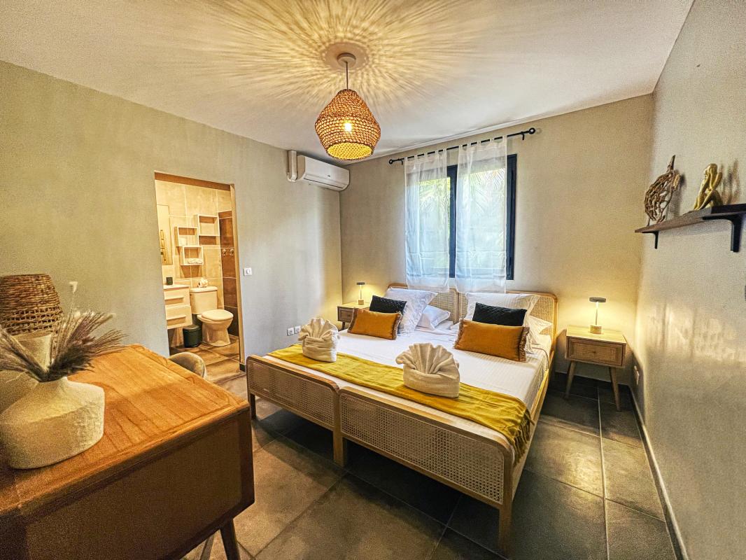 21.Location villa piscine spa Sainte Anne Guadeloupe_Chambre 1